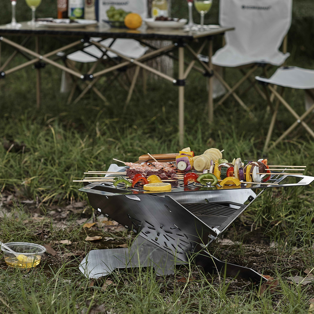Tragbarer klappbarer Grill für den Außenbereich